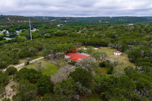 1305 S Ranchero Rd, Kerrville, TX 78028