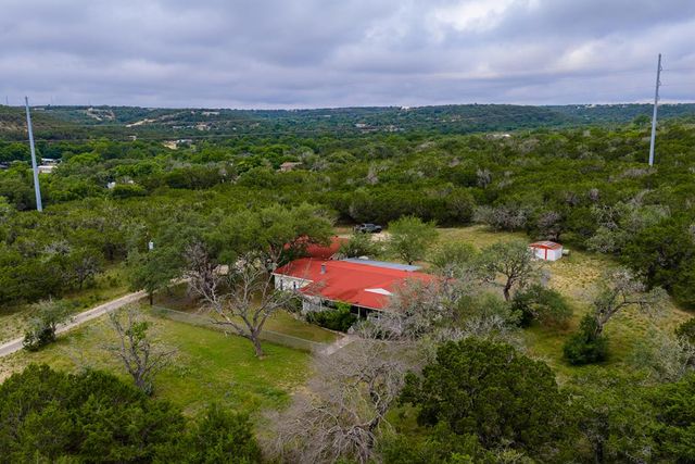 1305 S Ranchero Rd, Kerrville, TX 78028