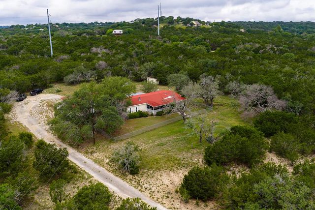 1305 S Ranchero Rd, Kerrville, TX 78028