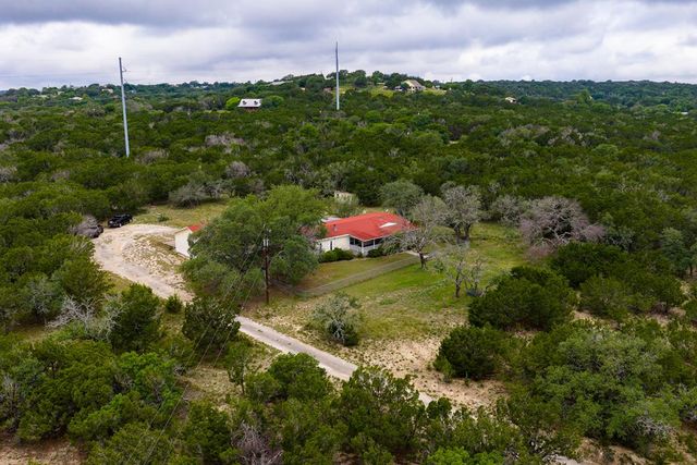 1305 S Ranchero Rd, Kerrville, TX 78028