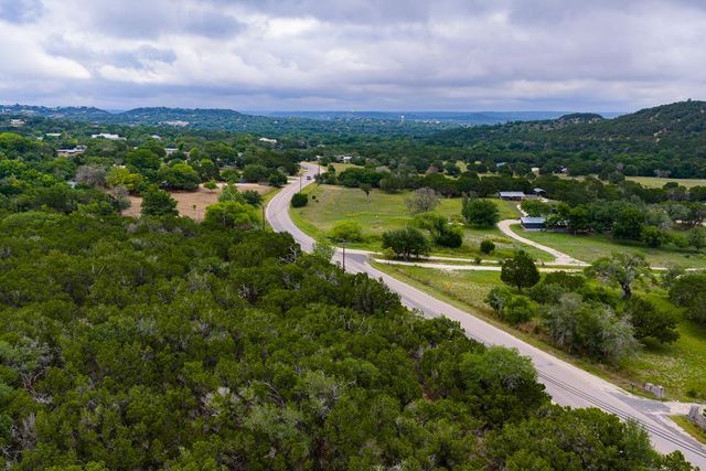 1305 S Ranchero Rd, Kerrville, TX 78028