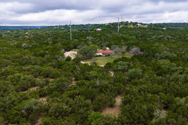 1305 S Ranchero Rd, Kerrville, TX 78028