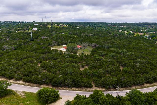 1305 S Ranchero Rd, Kerrville, TX 78028