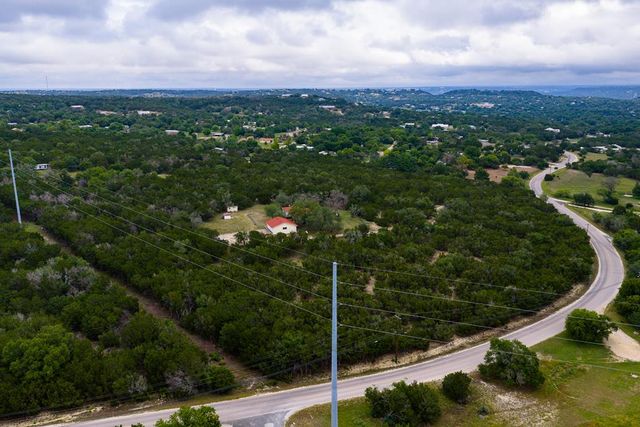 1305 S Ranchero Rd, Kerrville, TX 78028