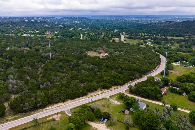 1305 S Ranchero Rd, Kerrville, TX 78028