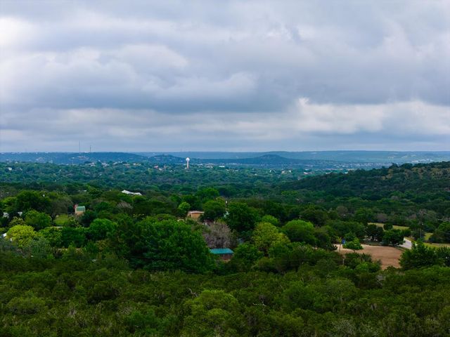 1305 S Ranchero Rd, Kerrville, TX 78028