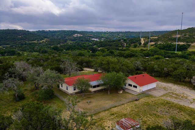 1305 S Ranchero Rd, Kerrville, TX 78028