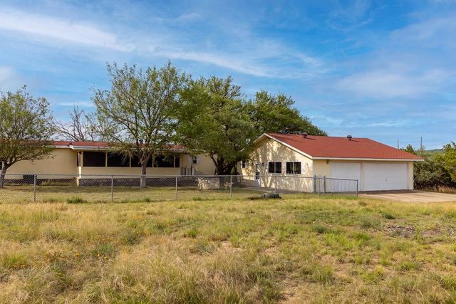 1305 S Ranchero Rd, Kerrville, TX 78028