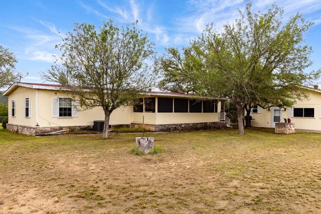 1305 S Ranchero Rd, Kerrville, TX 78028