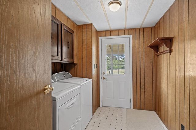 1305 S Ranchero Rd, Kerrville, TX 78028