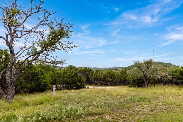 1305 S Ranchero Rd, Kerrville, TX 78028