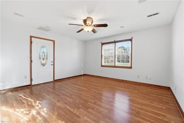 2645 Roundtree CIR, Chesapeake, VA 23323