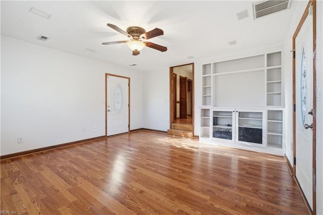 2645 Roundtree CIR, Chesapeake, VA 23323