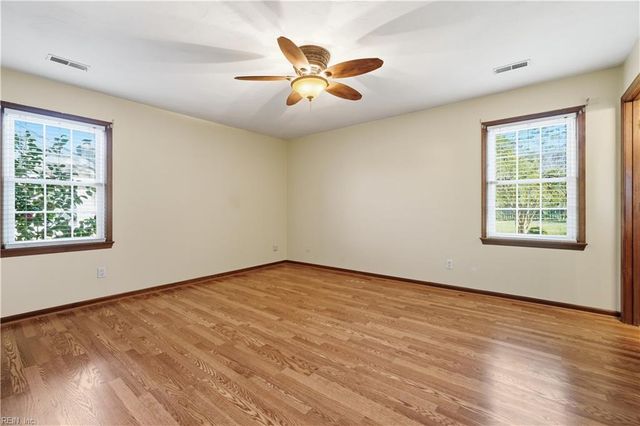 2645 Roundtree CIR, Chesapeake, VA 23323