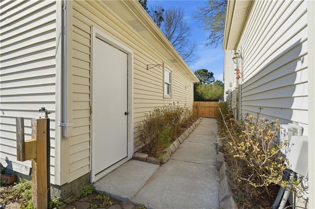 2645 Roundtree CIR, Chesapeake, VA 23323