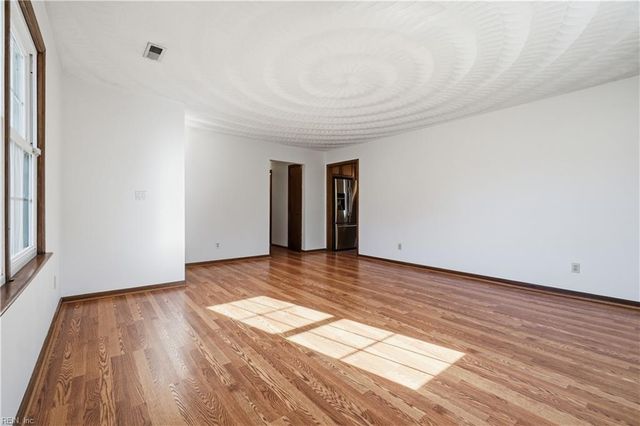 2645 Roundtree CIR, Chesapeake, VA 23323