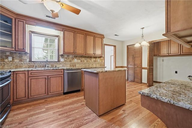 2645 Roundtree CIR, Chesapeake, VA 23323