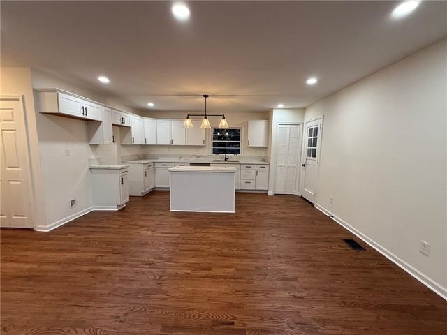 2996 Laguna Drive, Decatur, GA 30032