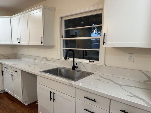 2996 Laguna Drive, Decatur, GA 30032