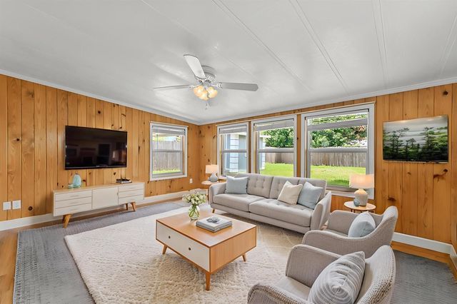 5709 SE Indigo Avenue, Stuart, FL 34997