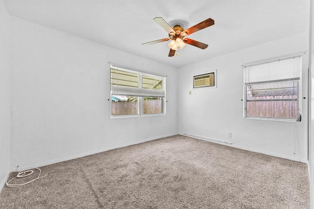 5709 SE Indigo Avenue, Stuart, FL 34997