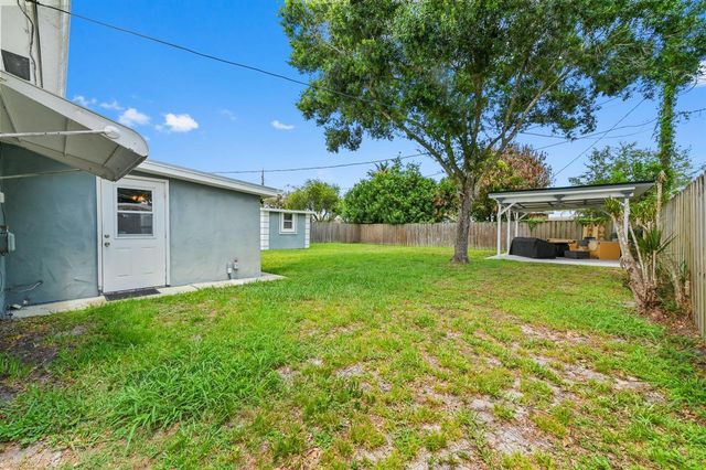 5709 SE Indigo Avenue, Stuart, FL 34997