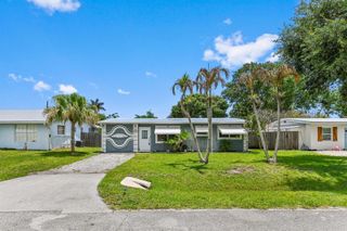 5709 SE Indigo Avenue, Stuart, FL 34997