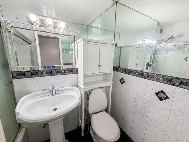 61-20 Grand Central Parkway A901, Forest Hills, NY 11375