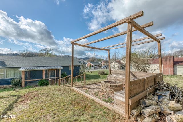 1505 Norway Street, Bristol, VA 24201