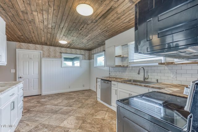 1505 Norway Street, Bristol, VA 24201