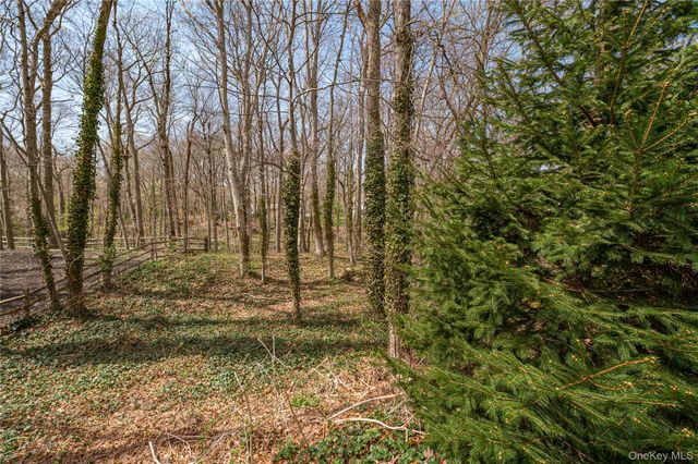 6 Maplewood Drive, Northport, NY 11768