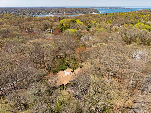 6 Maplewood Drive, Northport, NY 11768