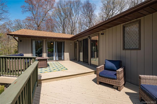 6 Maplewood Drive, Northport, NY 11768