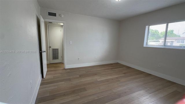 805 W 30th St 10, Hialeah, FL 33012