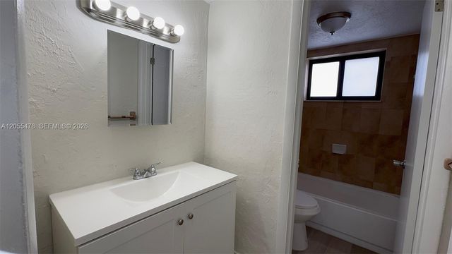 805 W 30th St 10, Hialeah, FL 33012