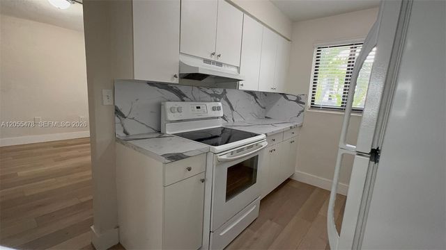 805 W 30th St 10, Hialeah, FL 33012