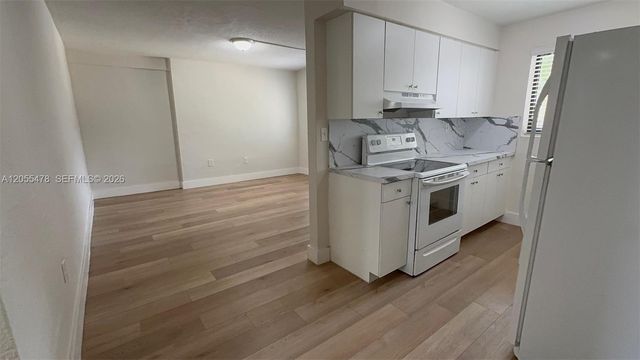805 W 30th St 10, Hialeah, FL 33012