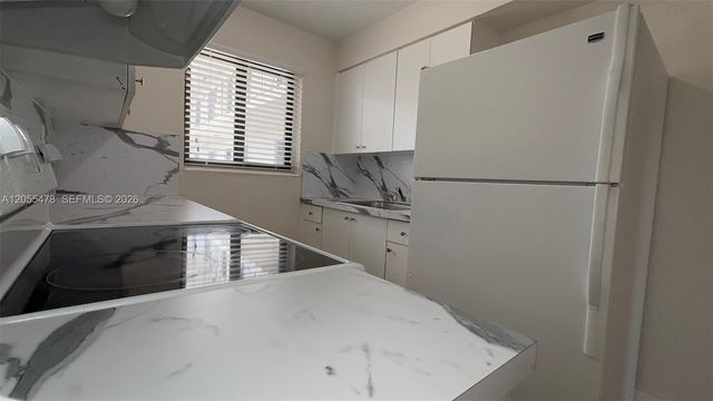 805 W 30th St 10, Hialeah, FL 33012