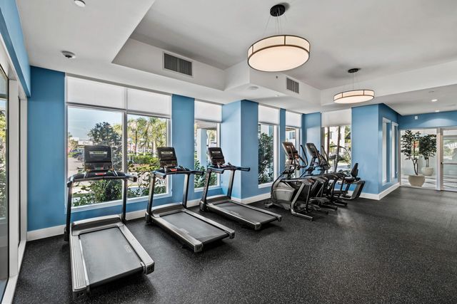 2000 Stirling Road 14-103, Hollywood, FL 33020