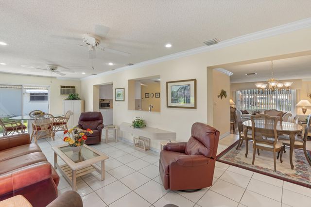 4915 NW 51st Avenue NW, Tamarac, FL 33319