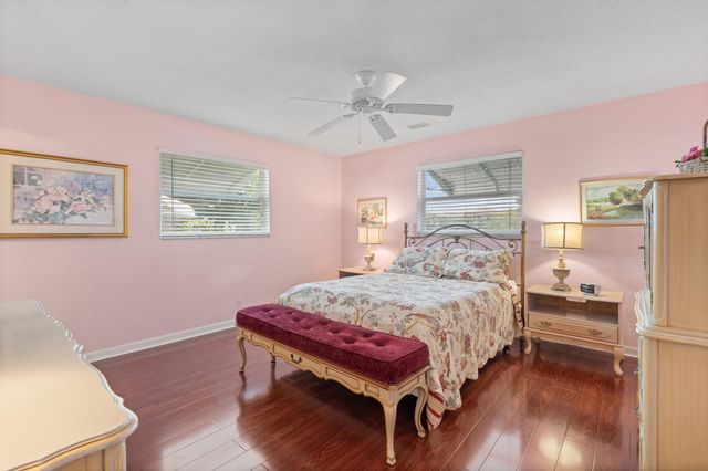 4915 NW 51st Avenue NW, Tamarac, FL 33319