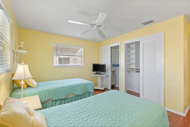 4915 NW 51st Avenue NW, Tamarac, FL 33319