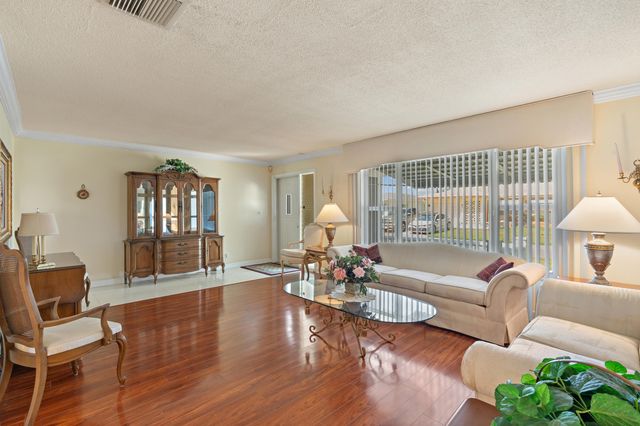 4915 NW 51st Avenue NW, Tamarac, FL 33319