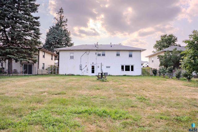 308 S Blaine Ave Avenue, Sioux Falls, SD 57103