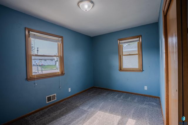 308 S Blaine Ave Avenue, Sioux Falls, SD 57103