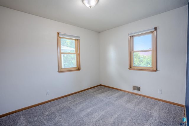 308 S Blaine Ave Avenue, Sioux Falls, SD 57103