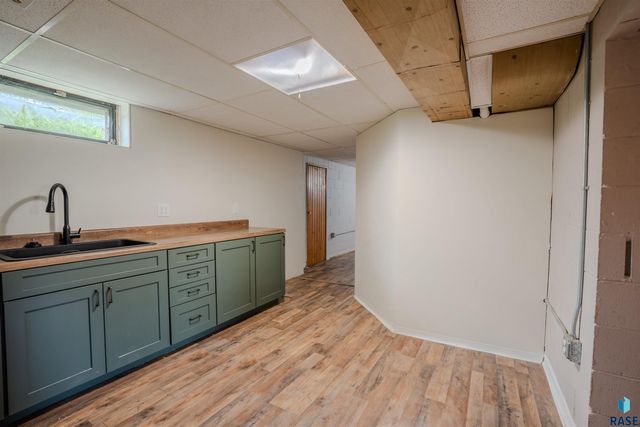 308 S Blaine Ave Avenue, Sioux Falls, SD 57103