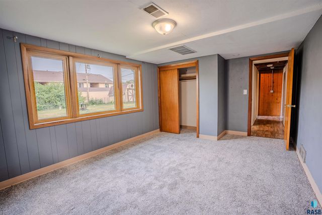 308 S Blaine Ave Avenue, Sioux Falls, SD 57103