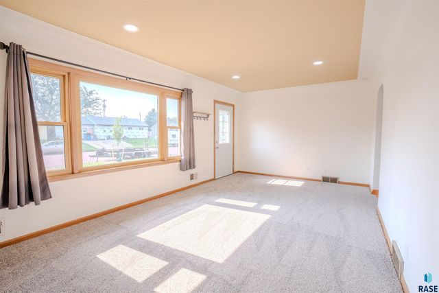 308 S Blaine Ave Avenue, Sioux Falls, SD 57103