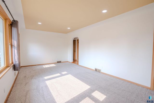 308 S Blaine Ave Avenue, Sioux Falls, SD 57103